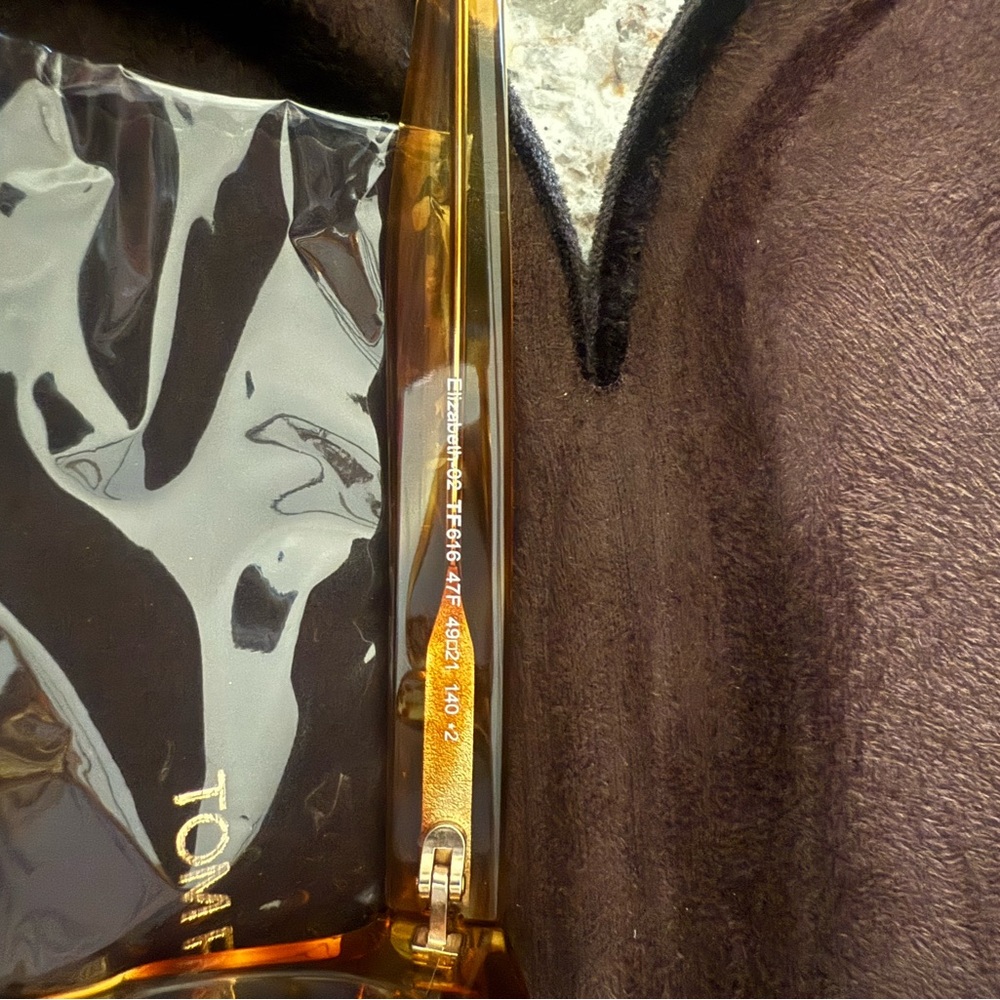 Tom Ford Tortoiseshell Sunglasses New With Case and Cloth